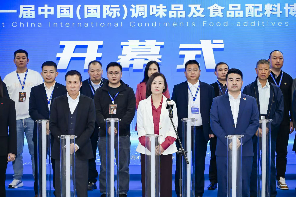 会长宣布开幕2.jpg 好色先生视频